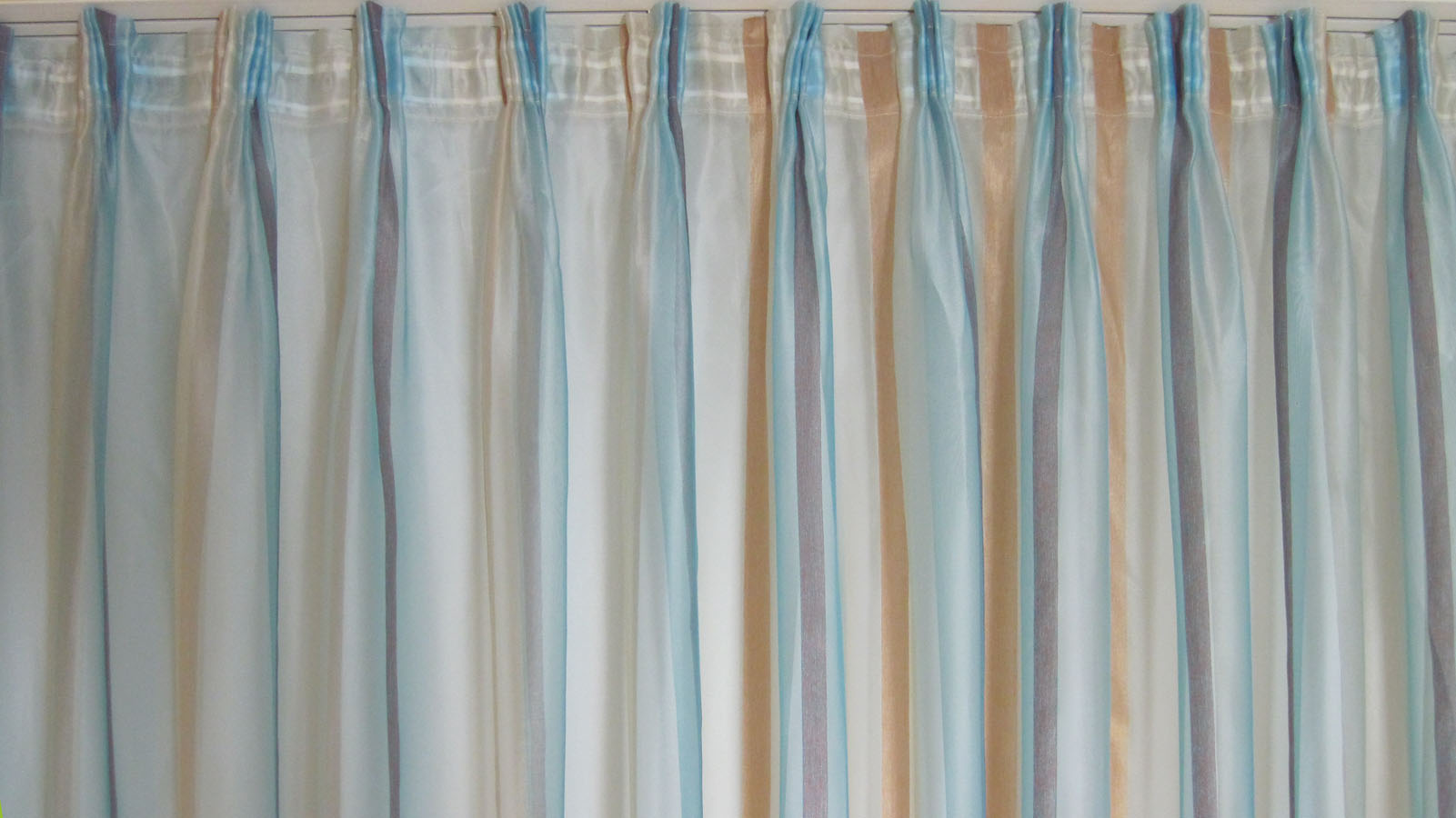 Fertigstores mit Faltenband 5er Falte BxH ca. 1,30 x 2,28 m Organza gestreift